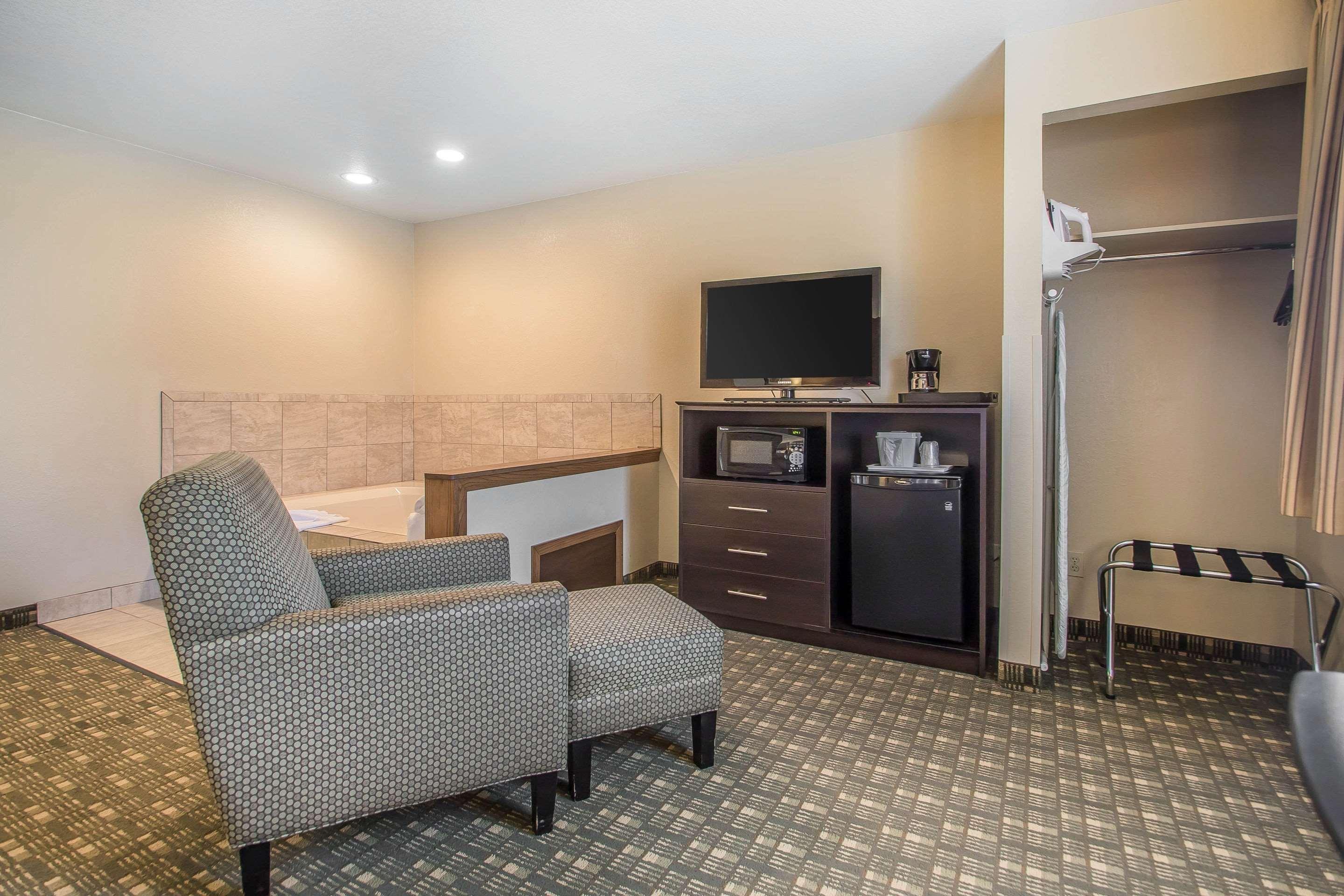 Quality Inn & Suites Decorah Exterior foto